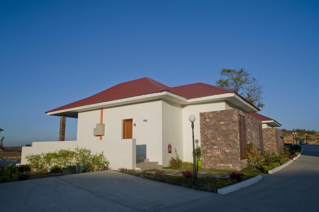Junction Hotel Nay Pyi Taw Naypyidaw Exterior photo